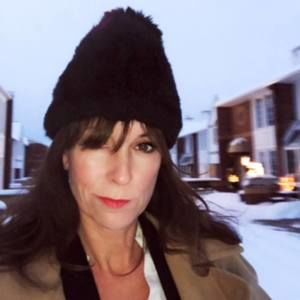 Meet your Posher, Leslie